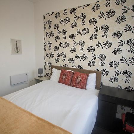 Ideal For Groups - Modern 2 Bedroom Apartment - Free Parking, Transit Links, Close To Stadiums Манчестер Екстер'єр фото