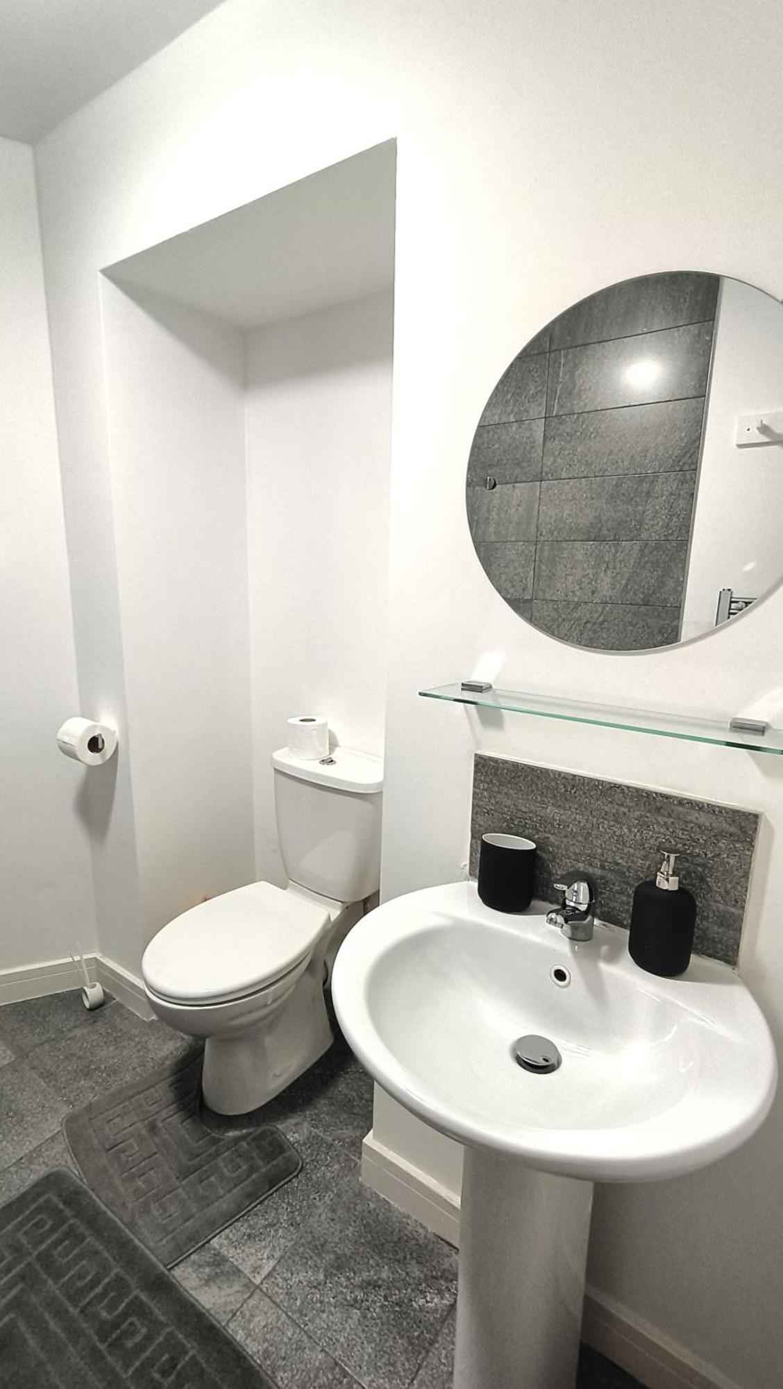 Ideal For Groups - Modern 2 Bedroom Apartment - Free Parking, Transit Links, Close To Stadiums Манчестер Екстер'єр фото
