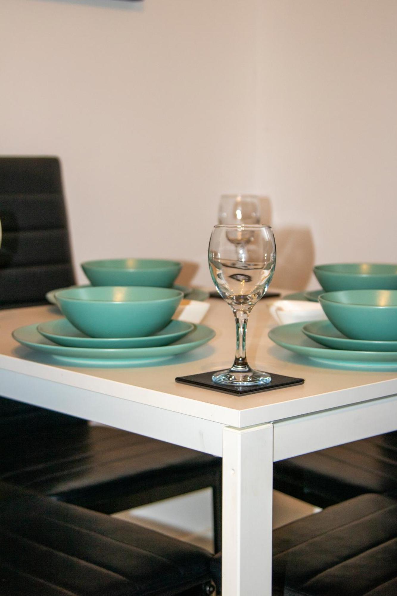 Ideal For Groups - Modern 2 Bedroom Apartment - Free Parking, Transit Links, Close To Stadiums Манчестер Екстер'єр фото