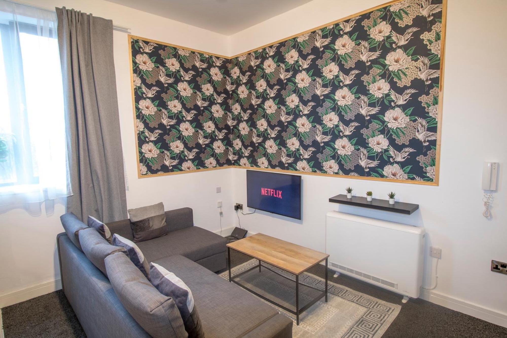 Ideal For Groups - Modern 2 Bedroom Apartment - Free Parking, Transit Links, Close To Stadiums Манчестер Екстер'єр фото